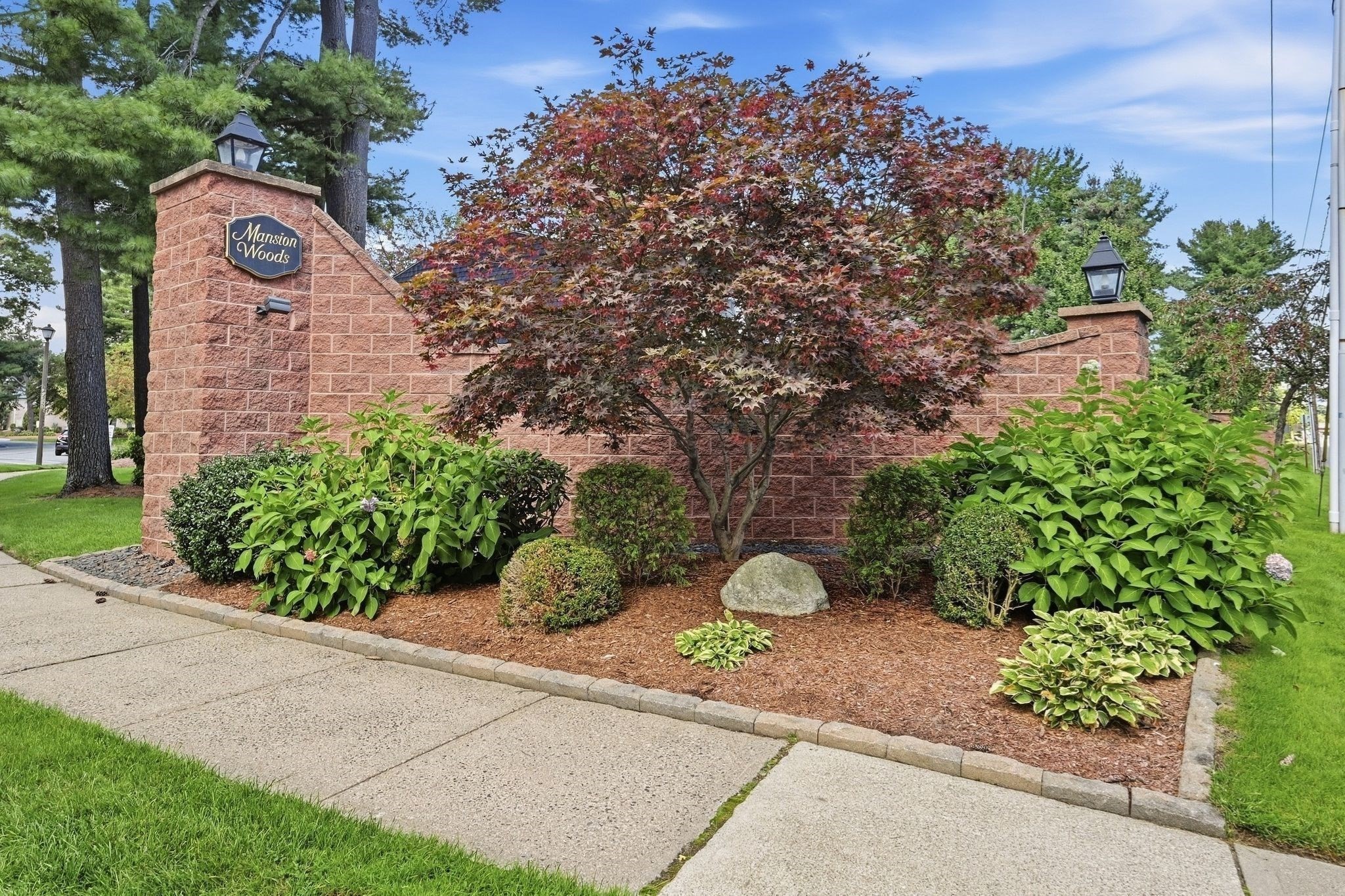 7 Mansion Woods Dr # B Property Photo 2