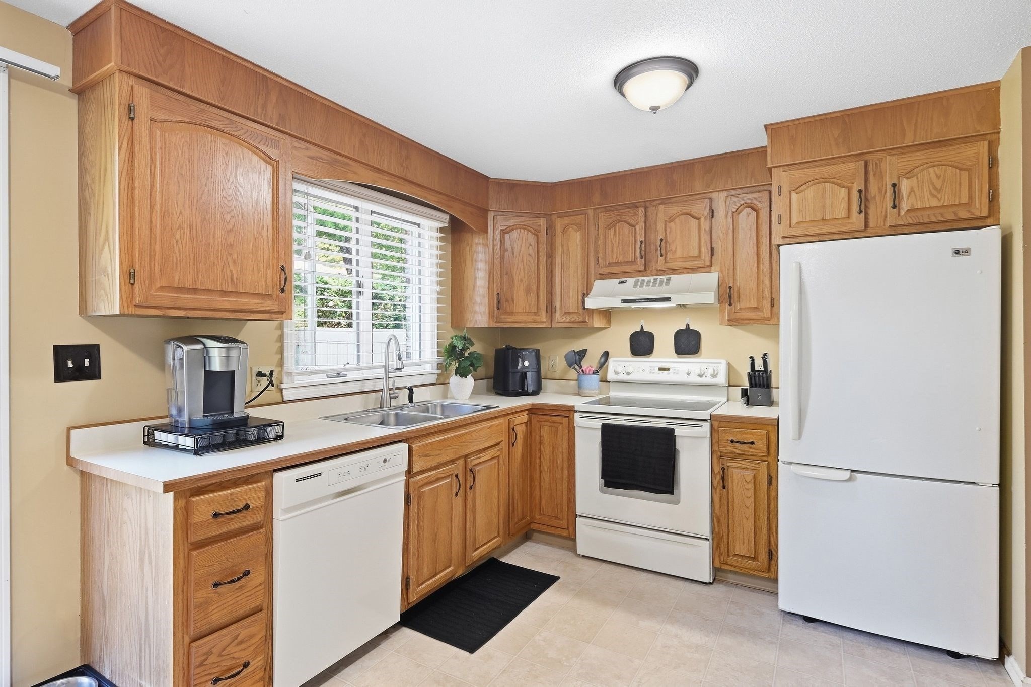 7 Mansion Woods Dr # B Property Photo 12
