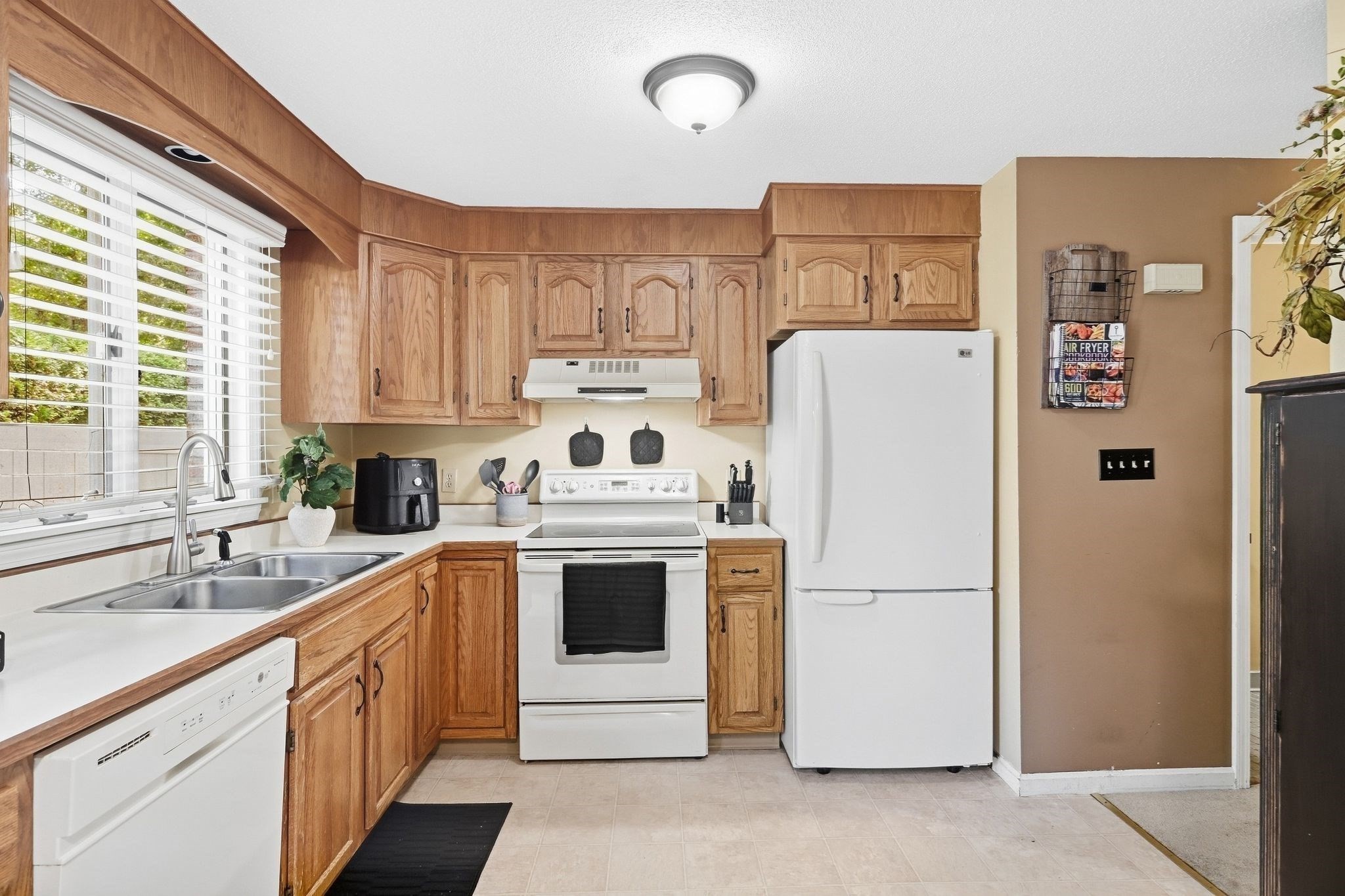 7 Mansion Woods Dr # B Property Photo 13