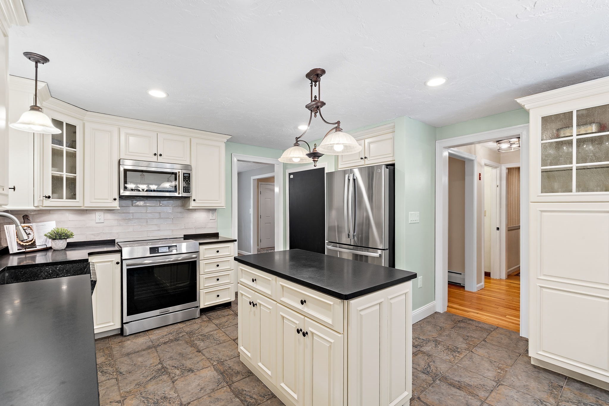50 Nashaway Road Property Photo 4