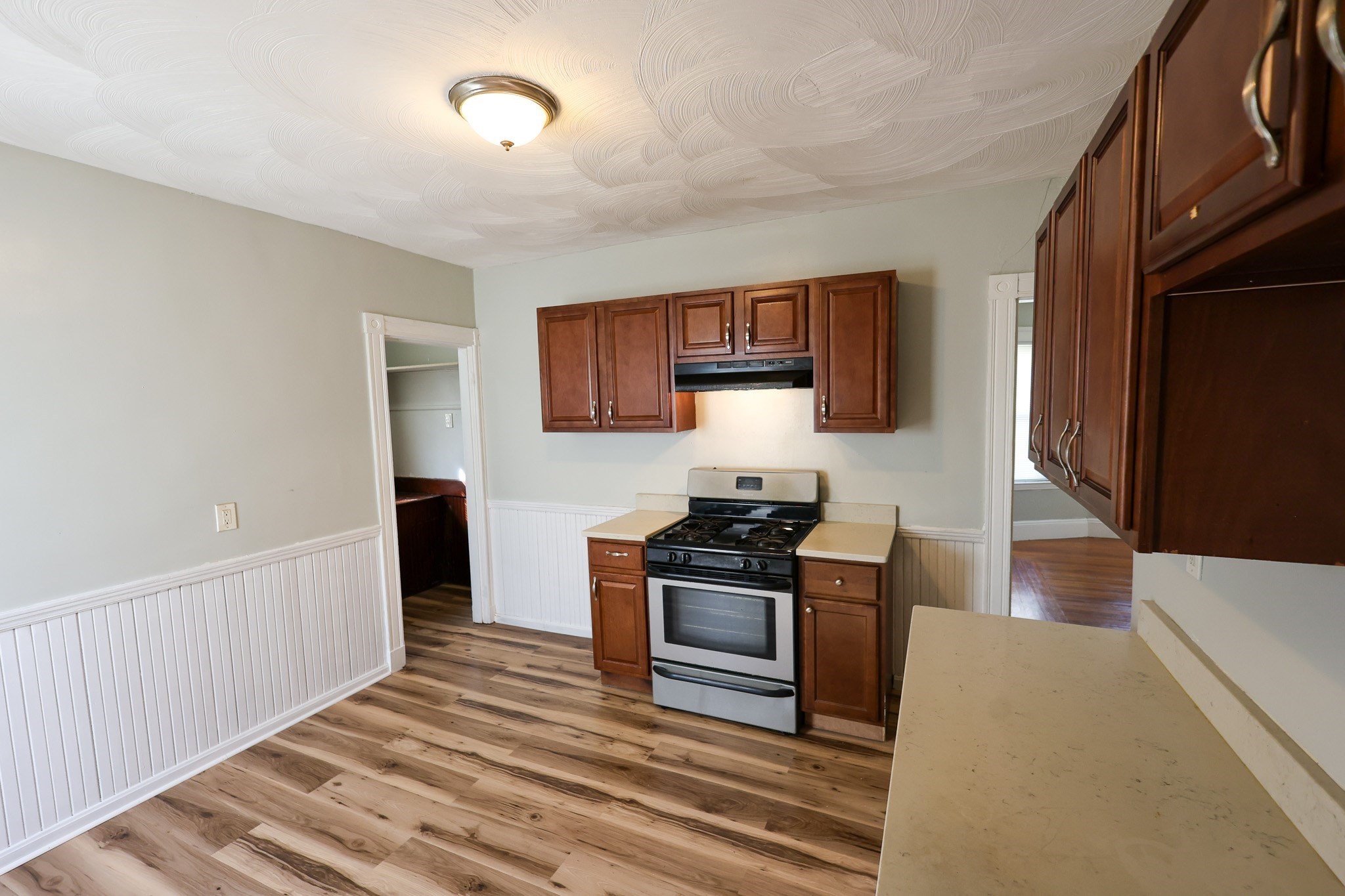 42 Colonial Avenue # 3 Property Photo 1