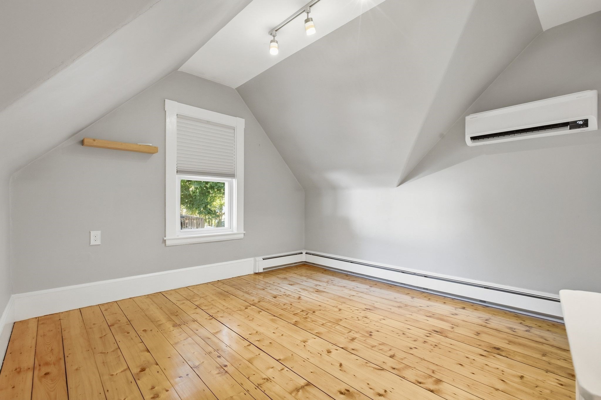 10 Eaton St Property Photo 23