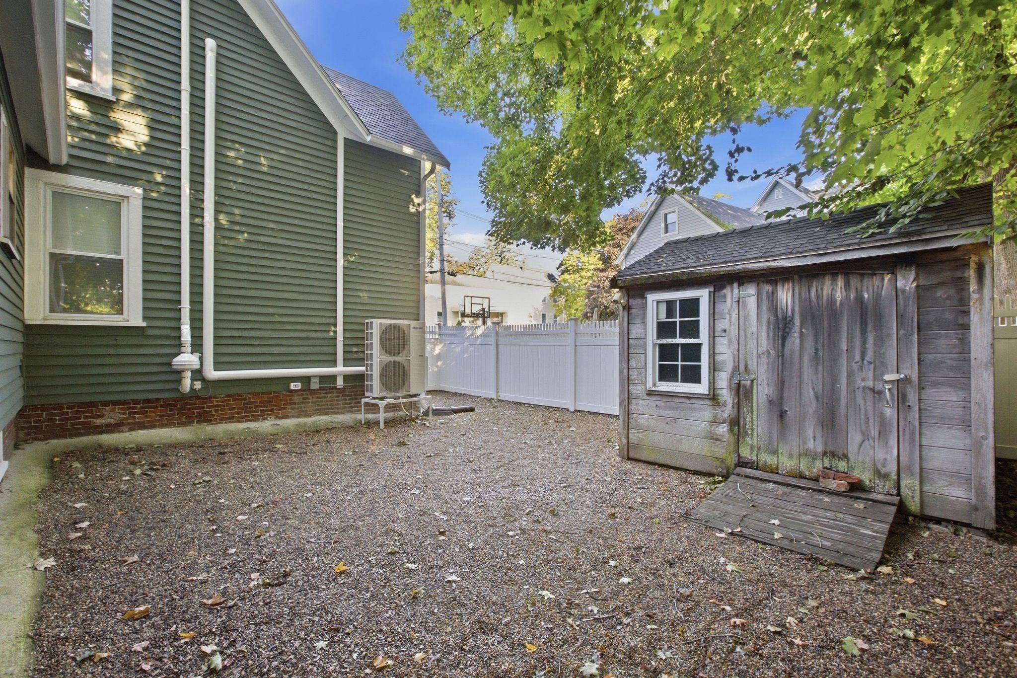 10 Eaton St Property Photo 28