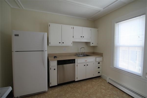 251 East Main St # 1 Property Photo 3