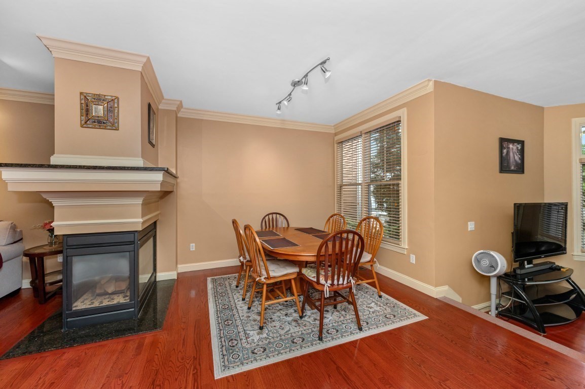 522-524 Auburn St # 524 Property Photo 8
