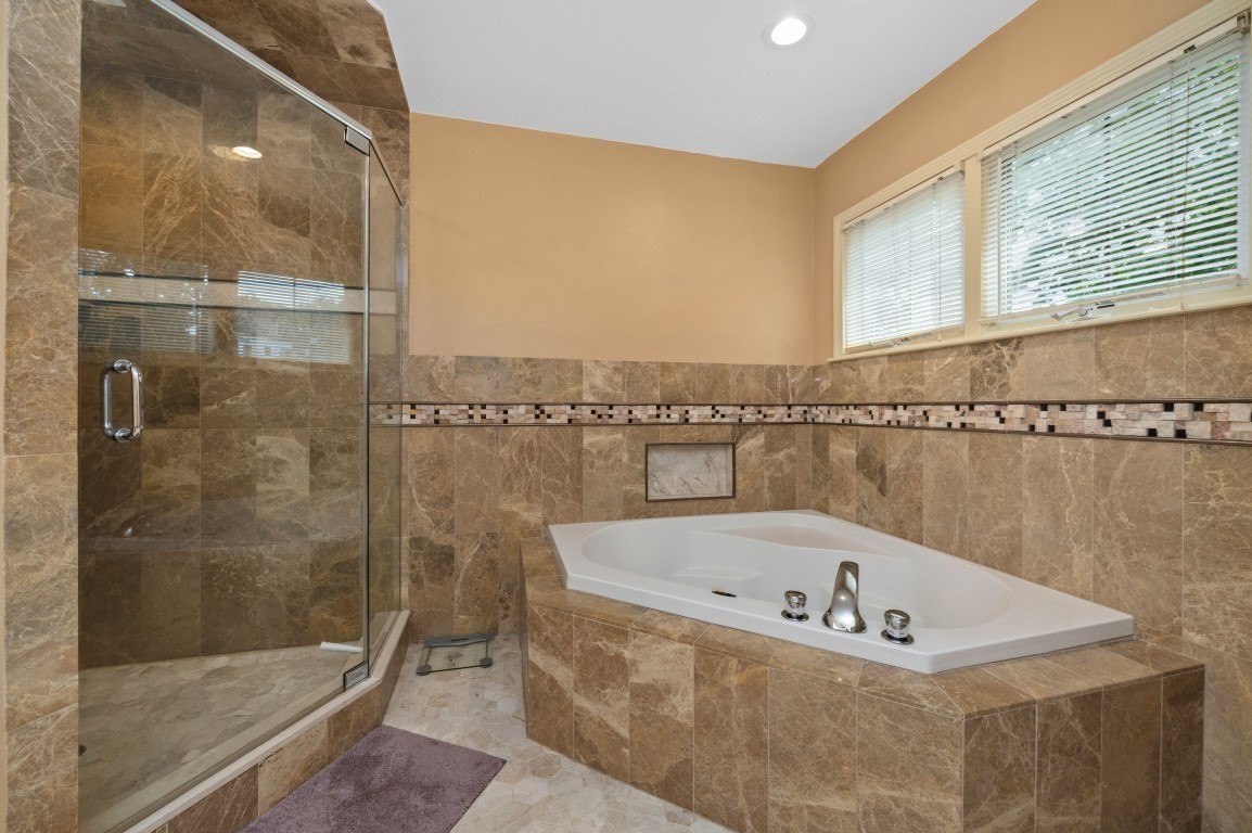 522-524 Auburn St # 524 Property Photo 15