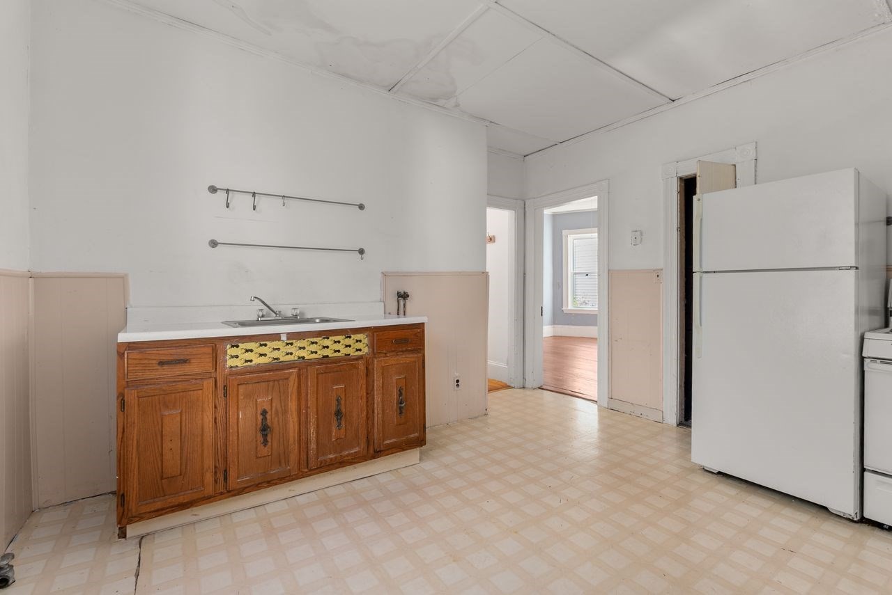 52 Burnside Ave Property Photo 11