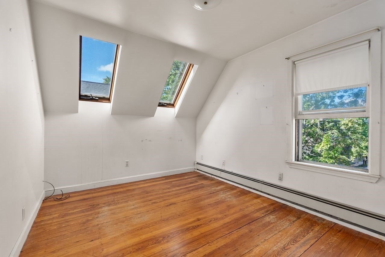 52 Burnside Ave Property Photo 25