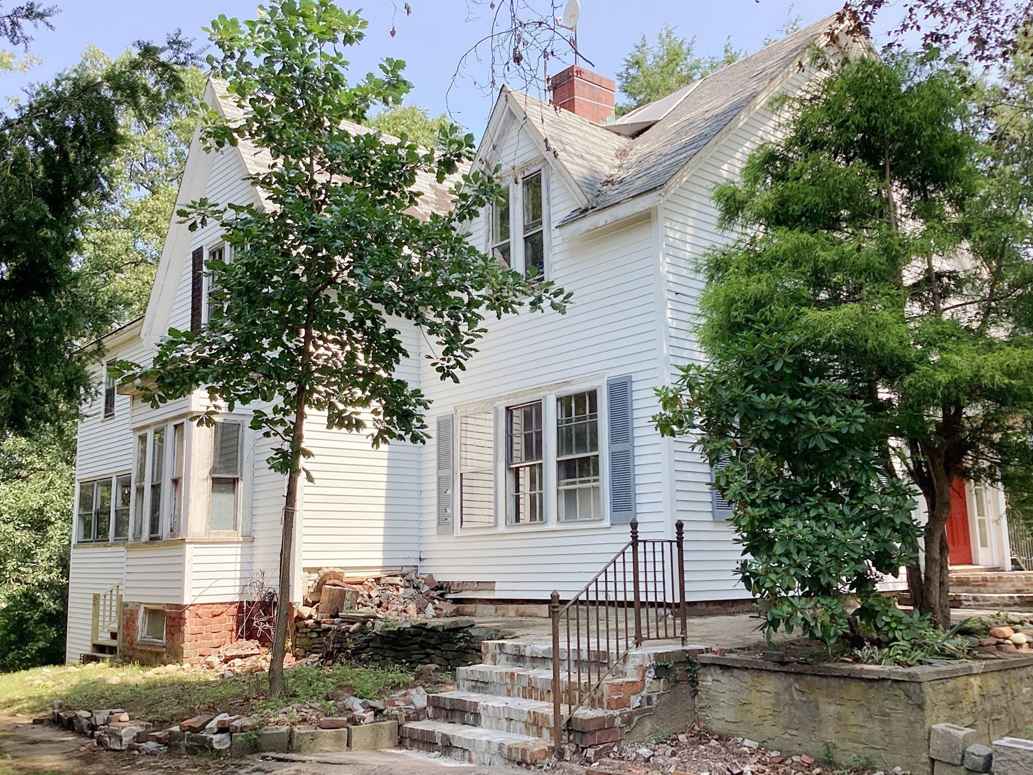 365 South Main St Property Photo 6