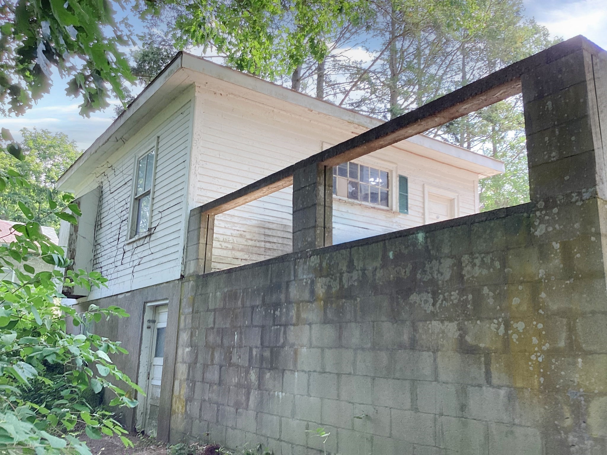 365 South Main St Property Photo 8