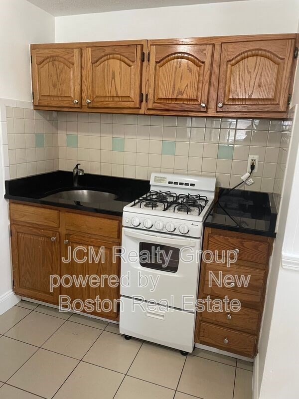 143 Arlington Street # A Property Photo 1