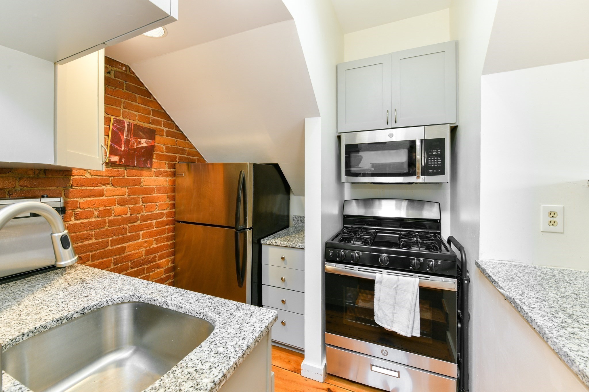 504 Massachusetts Ave # 1 Property Photo 4