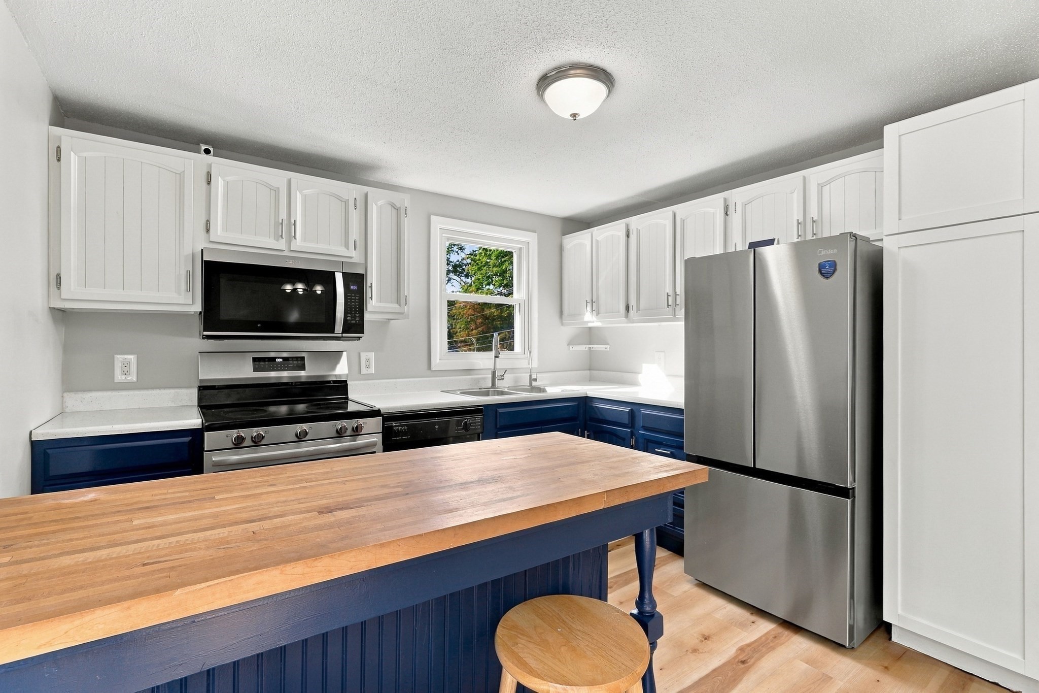 82 City Depot Road Property Photo 11