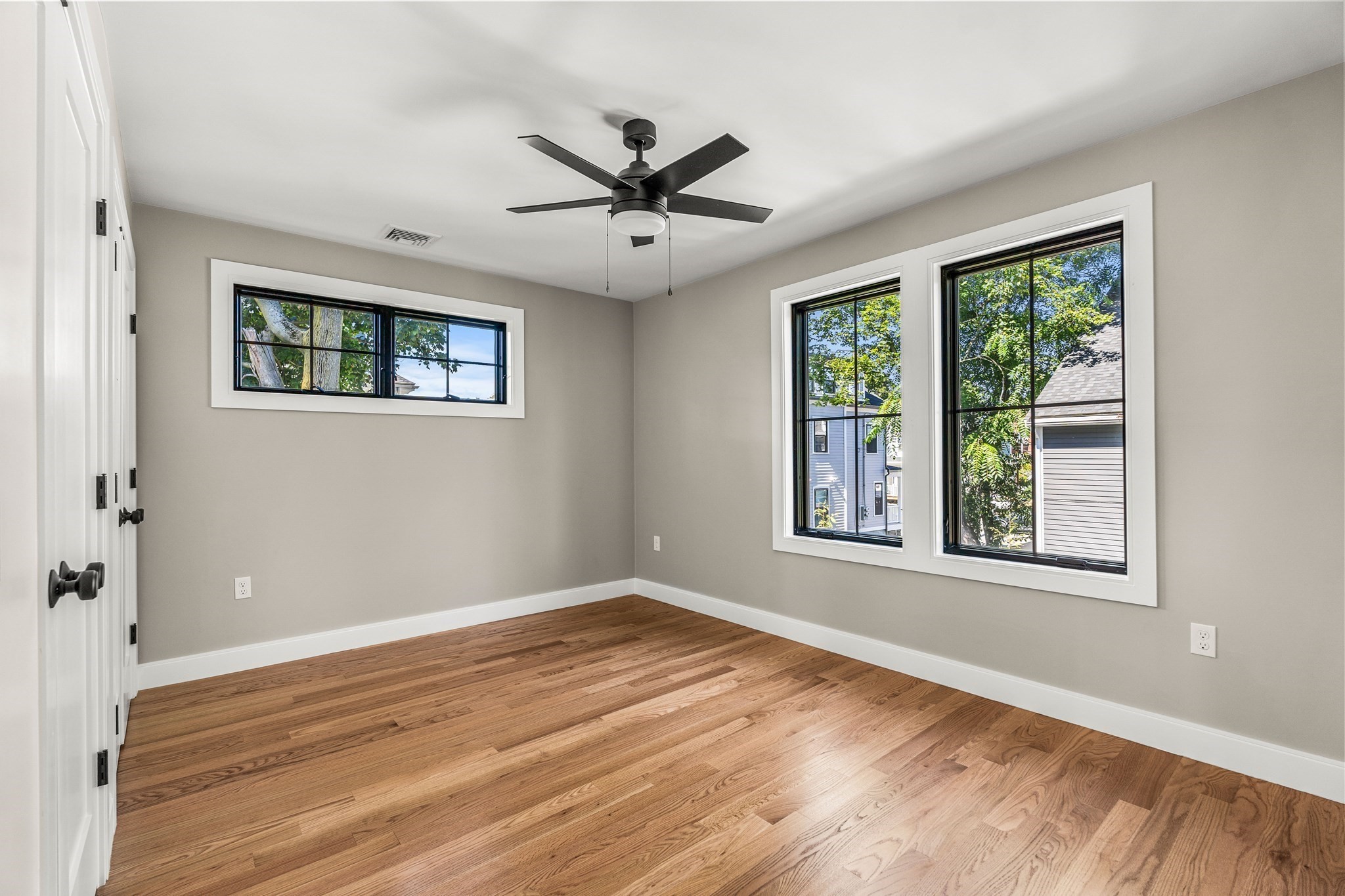 20 R Plain Street Property Photo 29