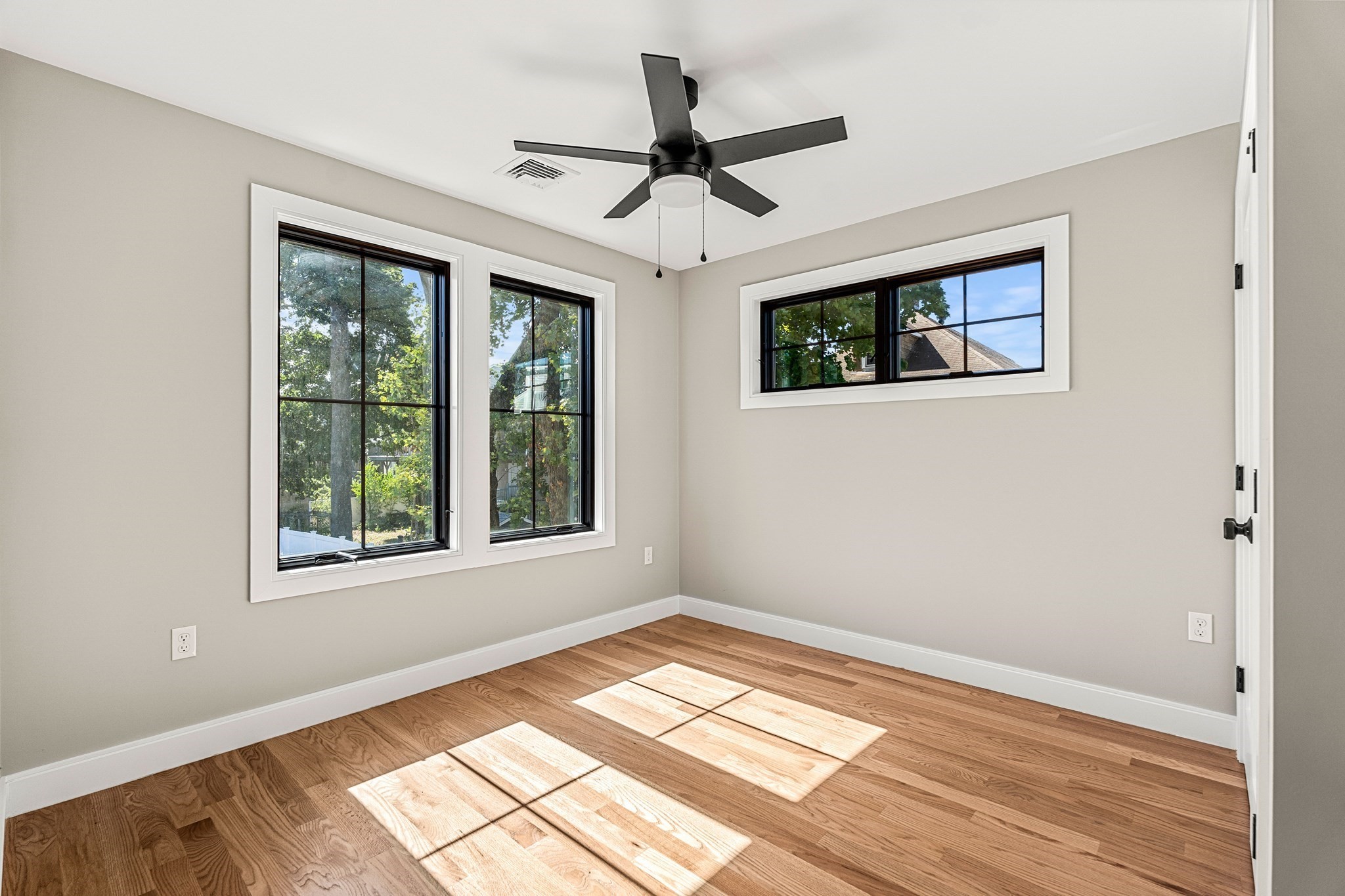 20 R Plain Street Property Photo 31