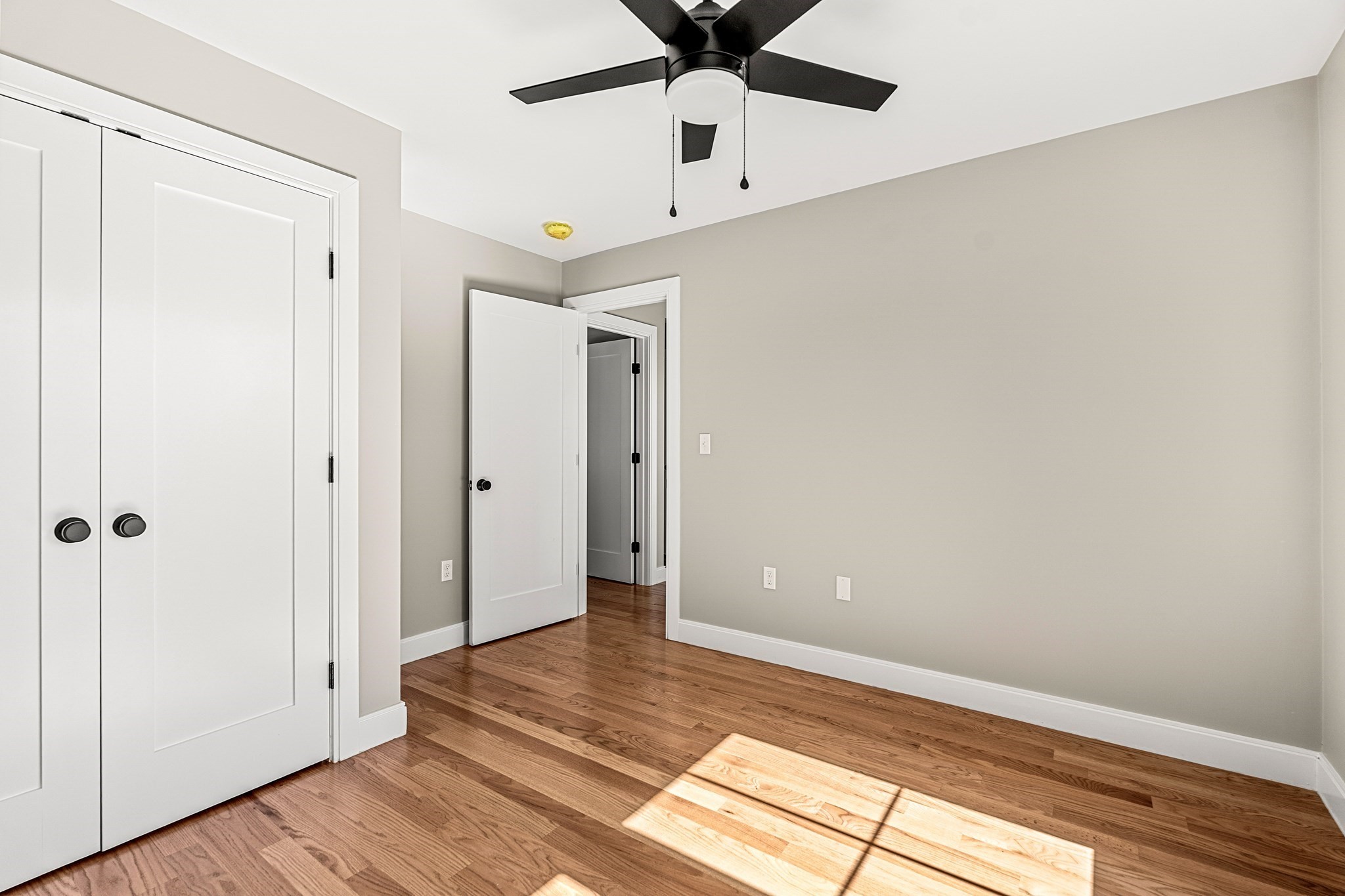 20 R Plain Street Property Photo 32