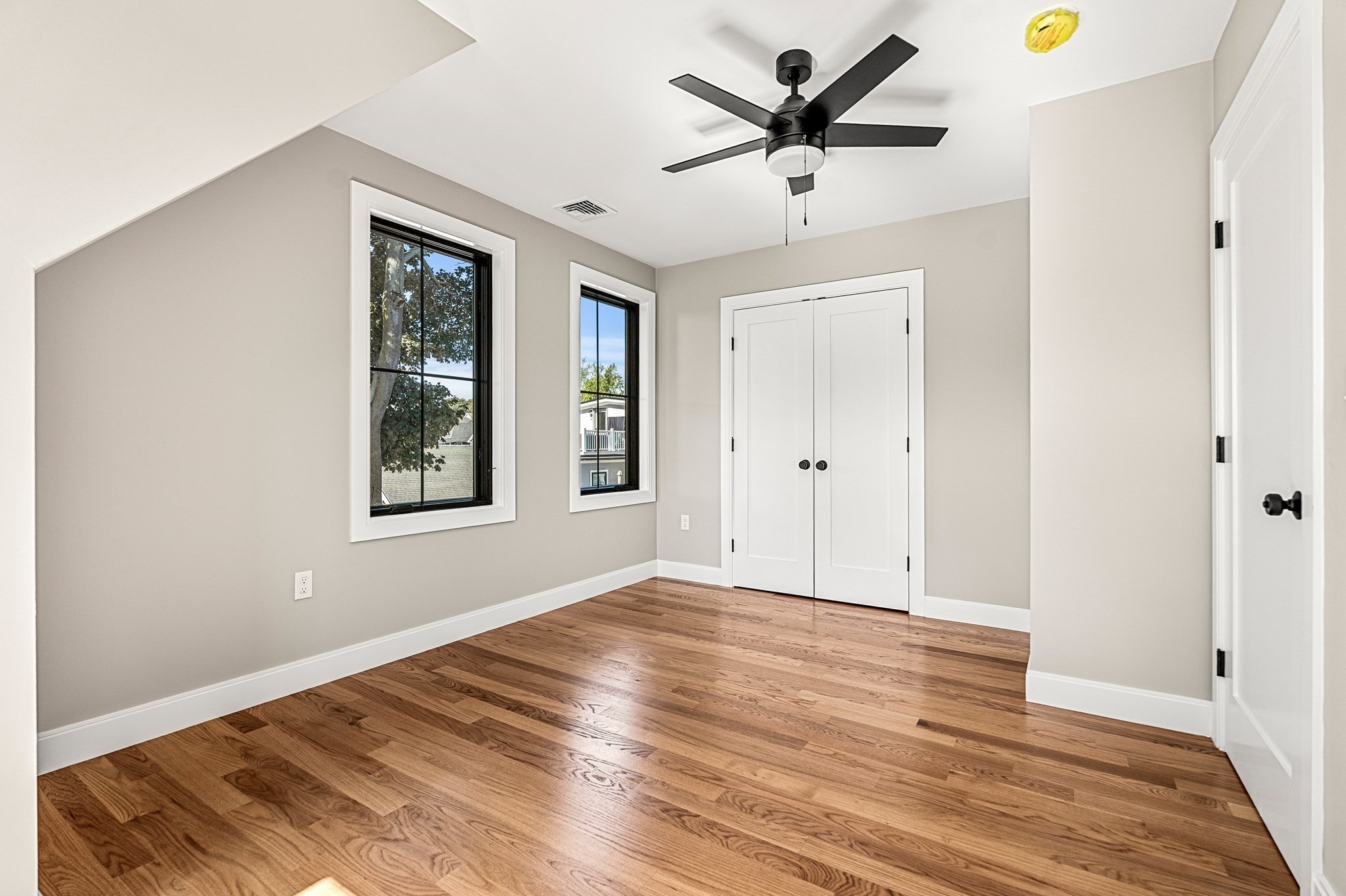 20 R Plain Street Property Photo 36