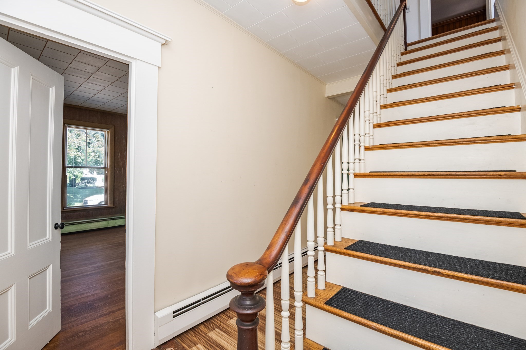36 Warren Street Property Photo 6