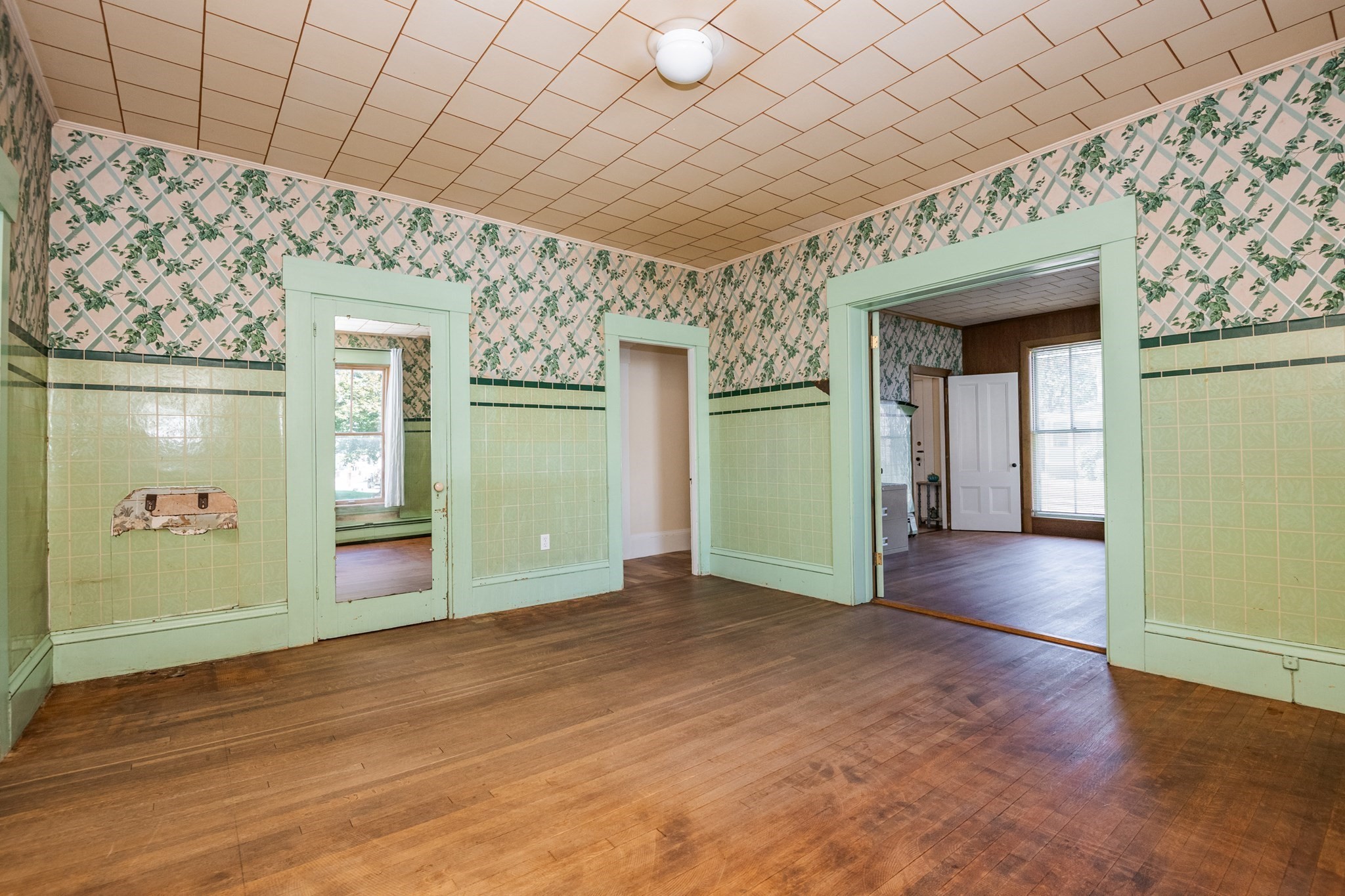 36 Warren Street Property Photo 10
