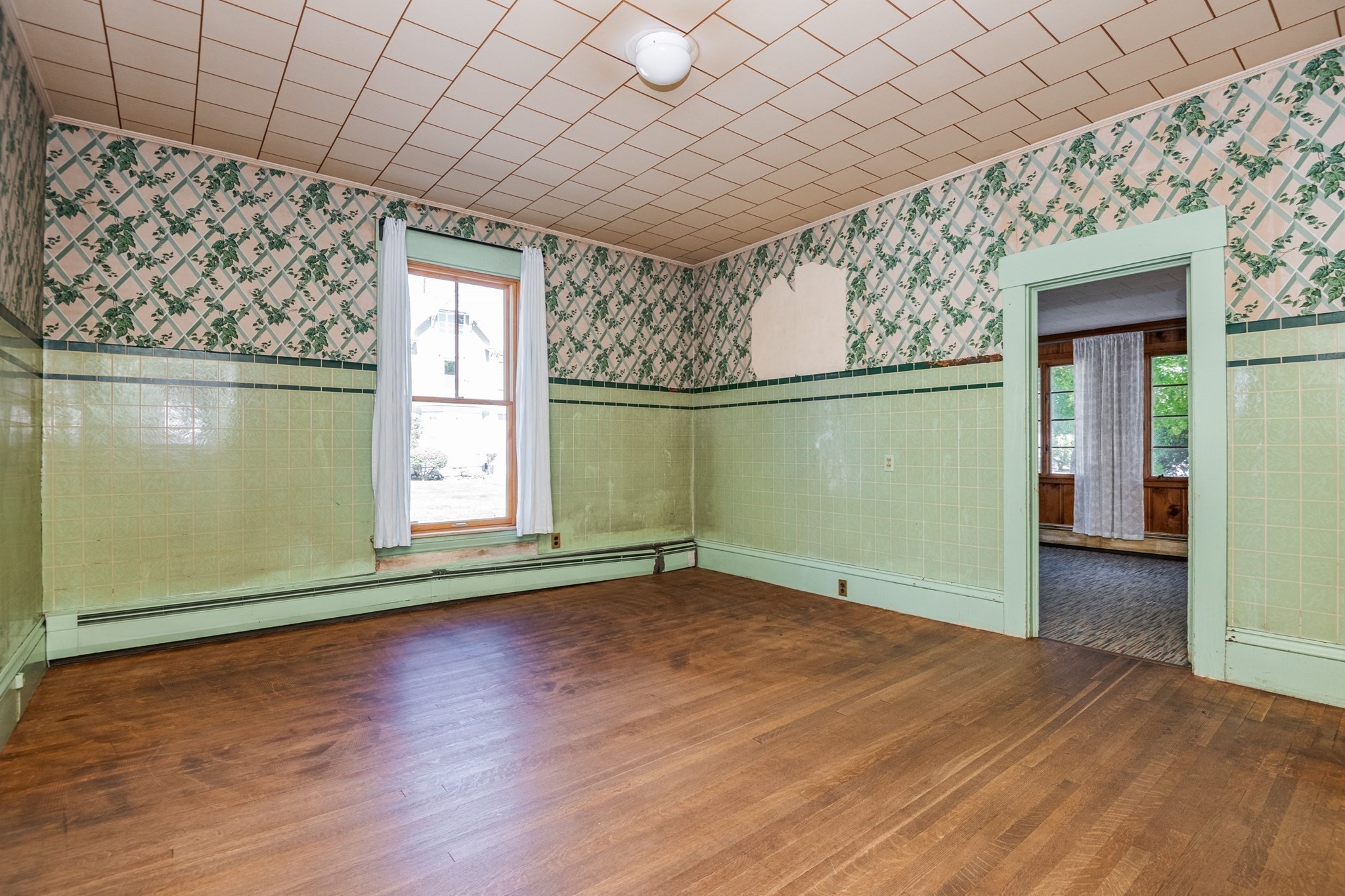 36 Warren Street Property Photo 11
