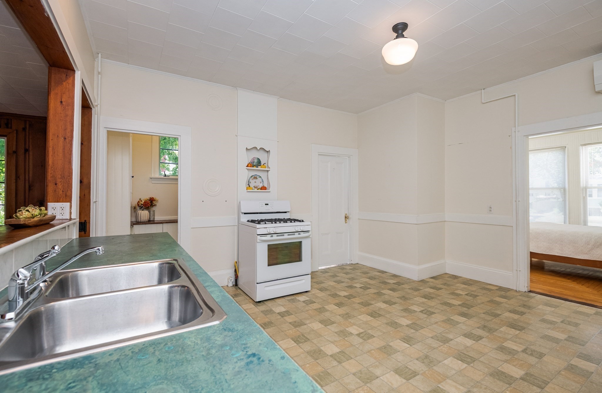 36 Warren Street Property Photo 16