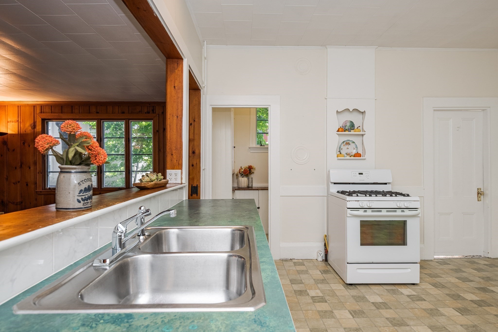 36 Warren Street Property Photo 17
