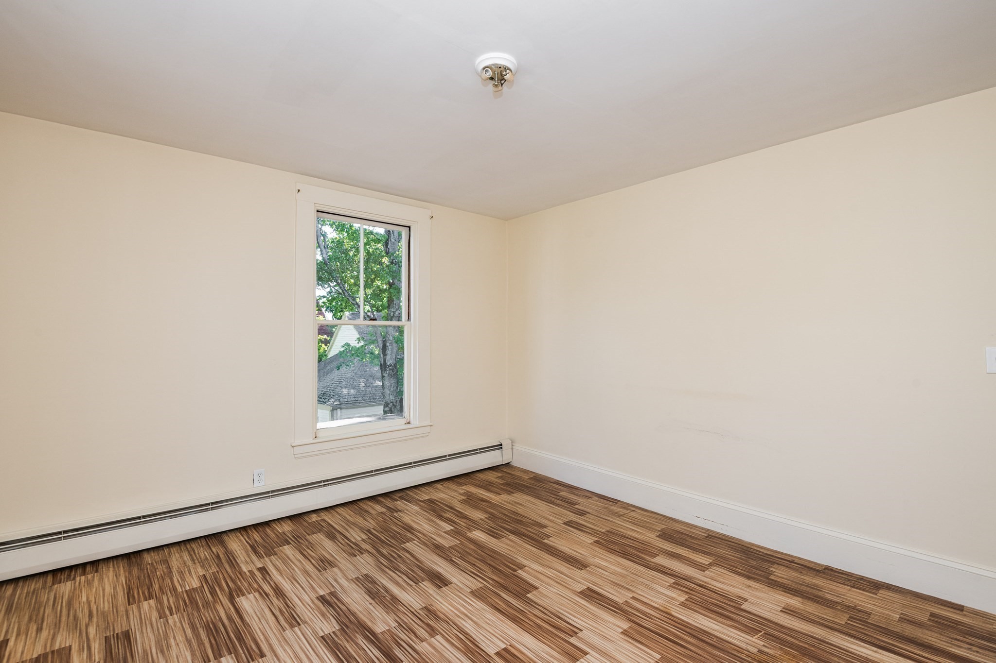 36 Warren Street Property Photo 30