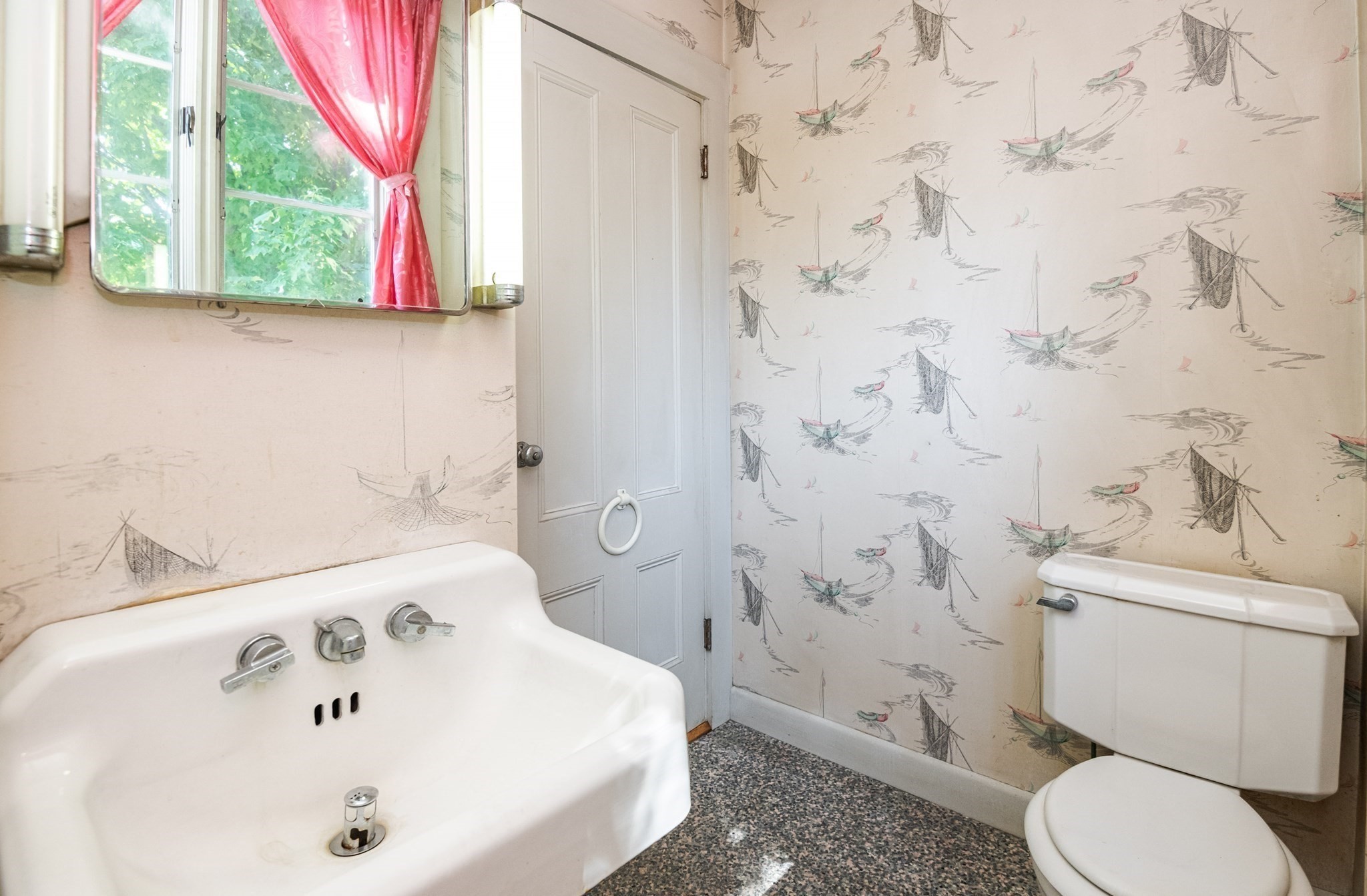 36 Warren Street Property Photo 33