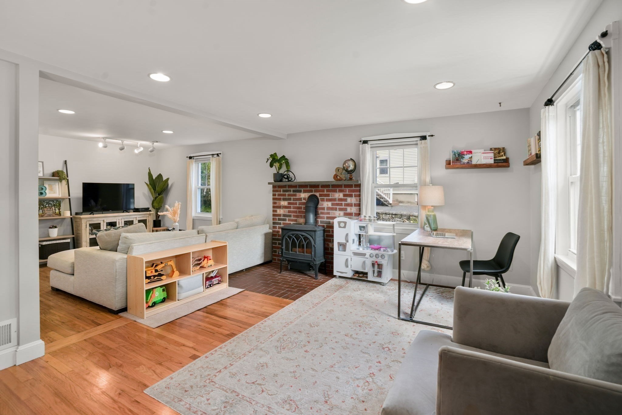 112 Myrtle Street Property Photo 3