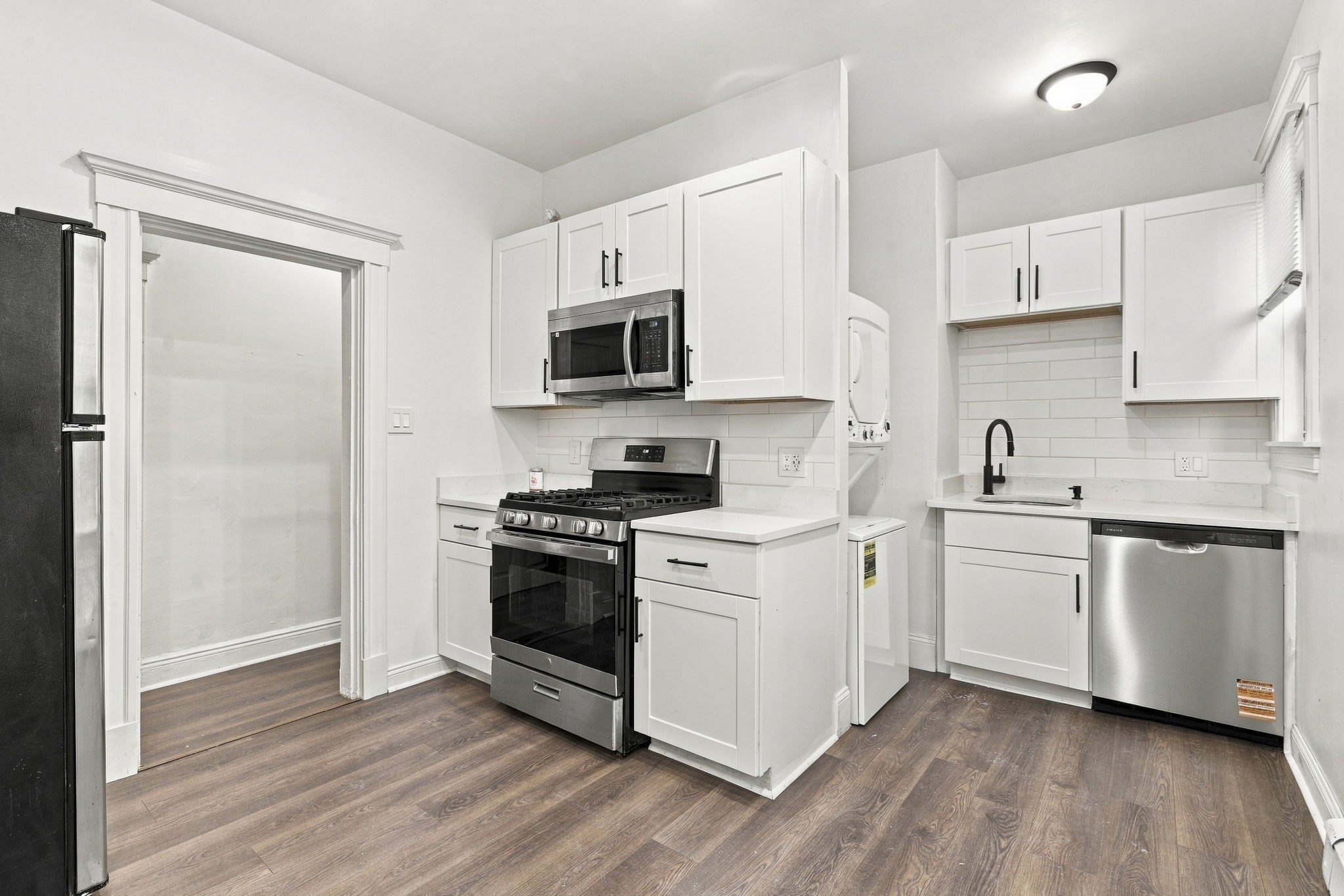 27 Hosmer St # 2 Property Photo 3