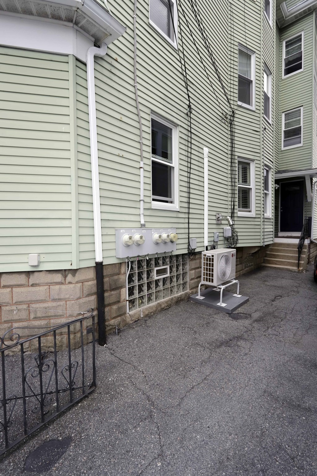 60 Briggs St Property Photo 5