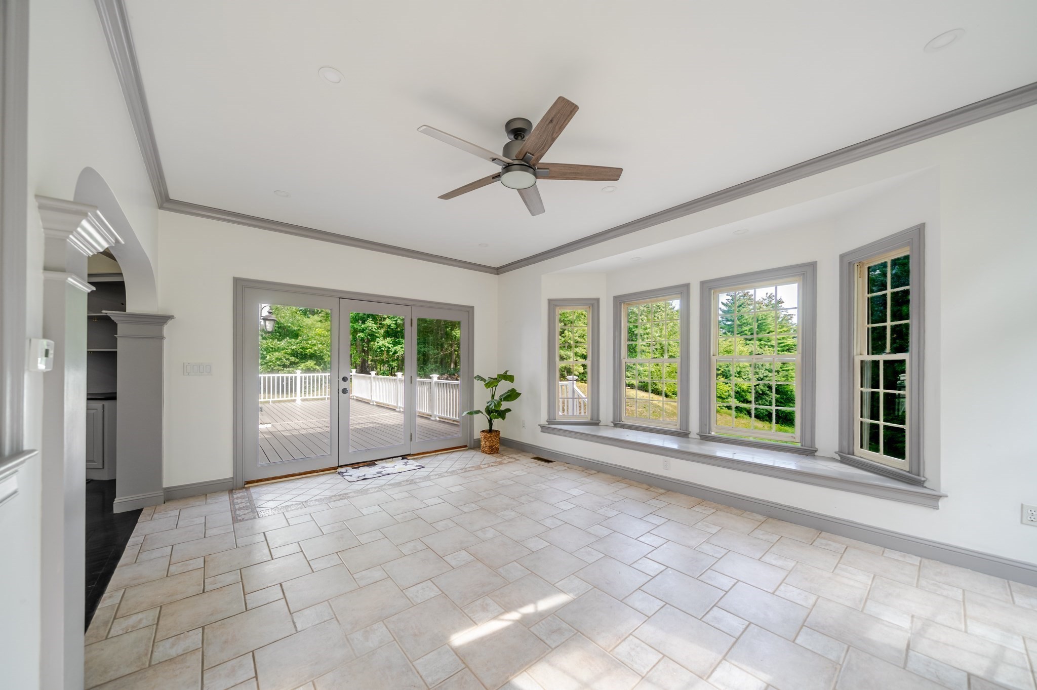 485 E Broadway Property Photo 15