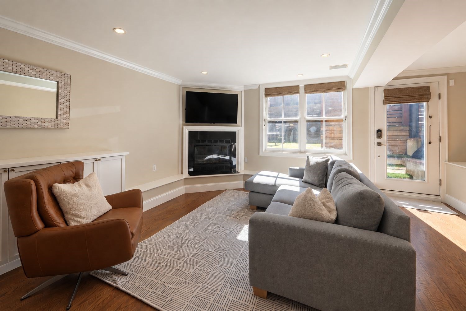 38 Rutland Sq # 1 Property Photo 3