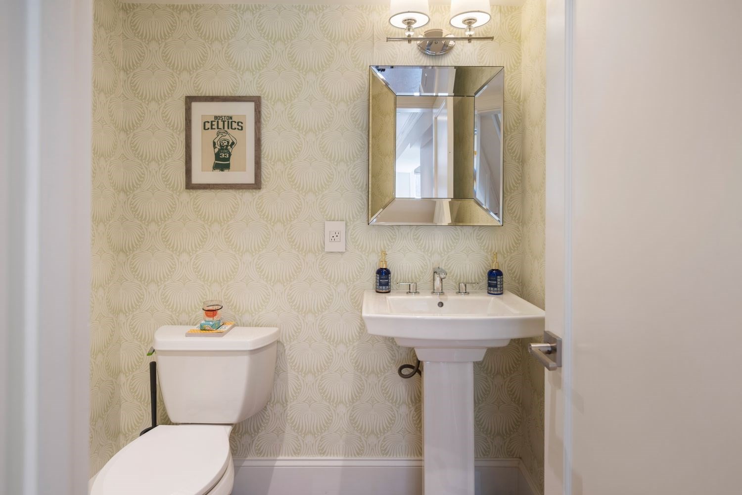 38 Rutland Sq # 1 Property Photo 9