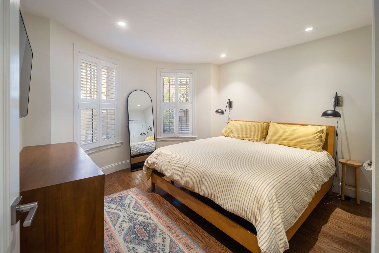 38 Rutland Sq # 1 Property Photo 12