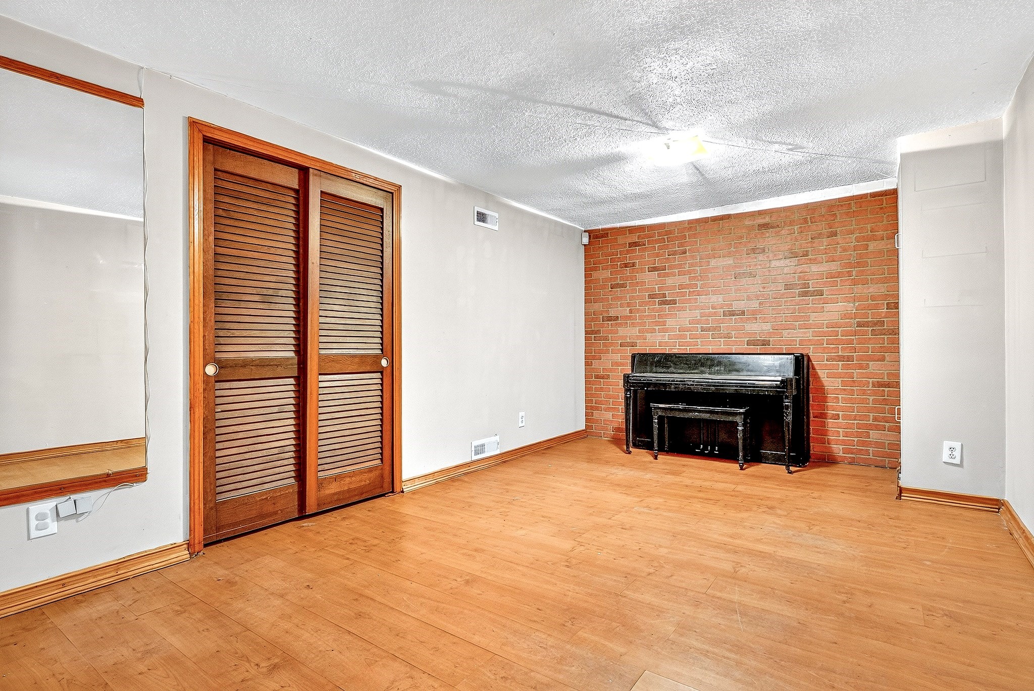 203 Lakeview Ave Property Photo 18