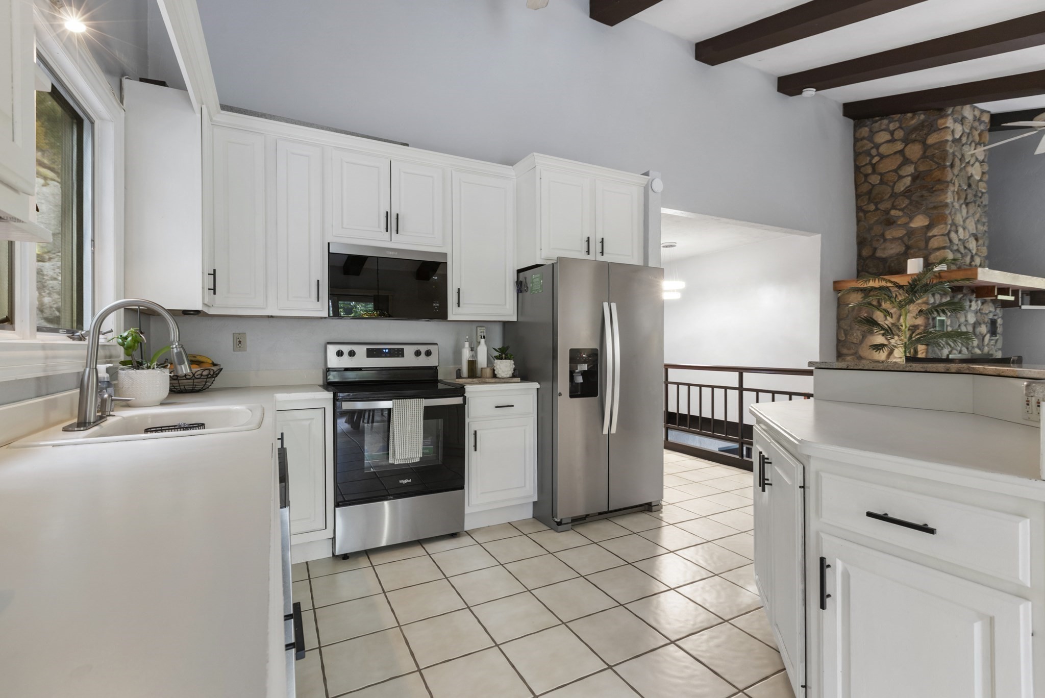 190 Hawes St Property Photo 17