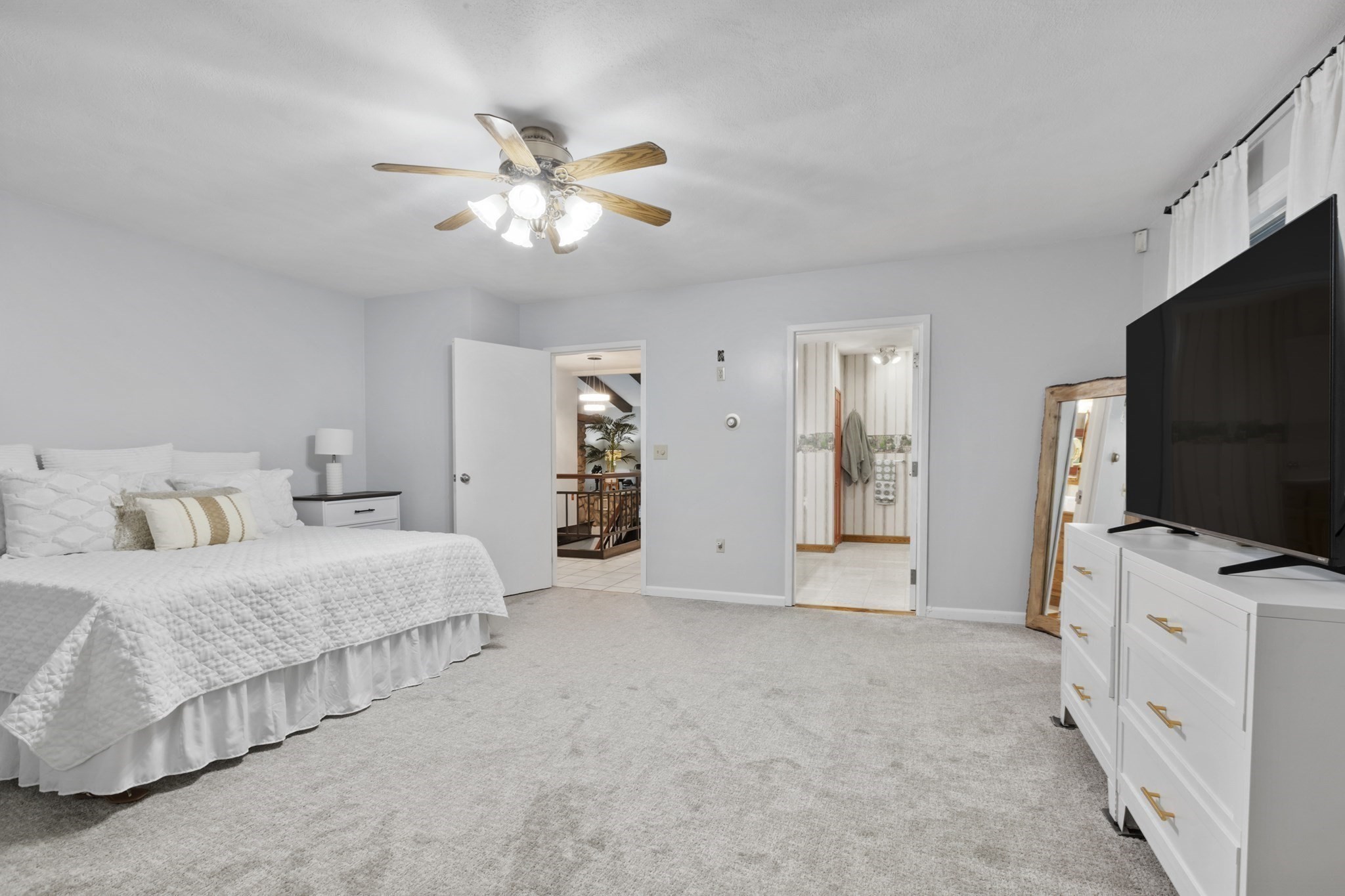 190 Hawes St Property Photo 28