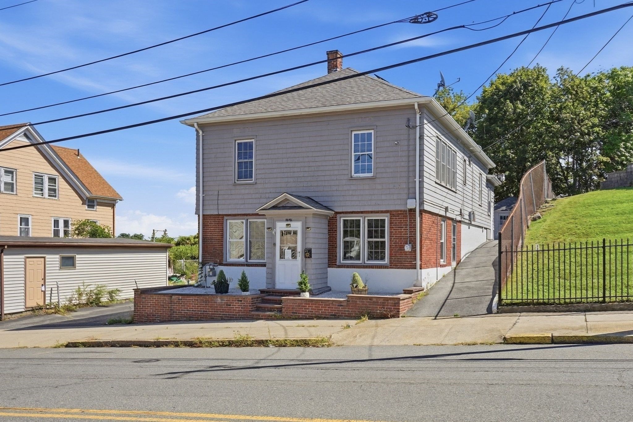 2400 South Main St Property Photo 2