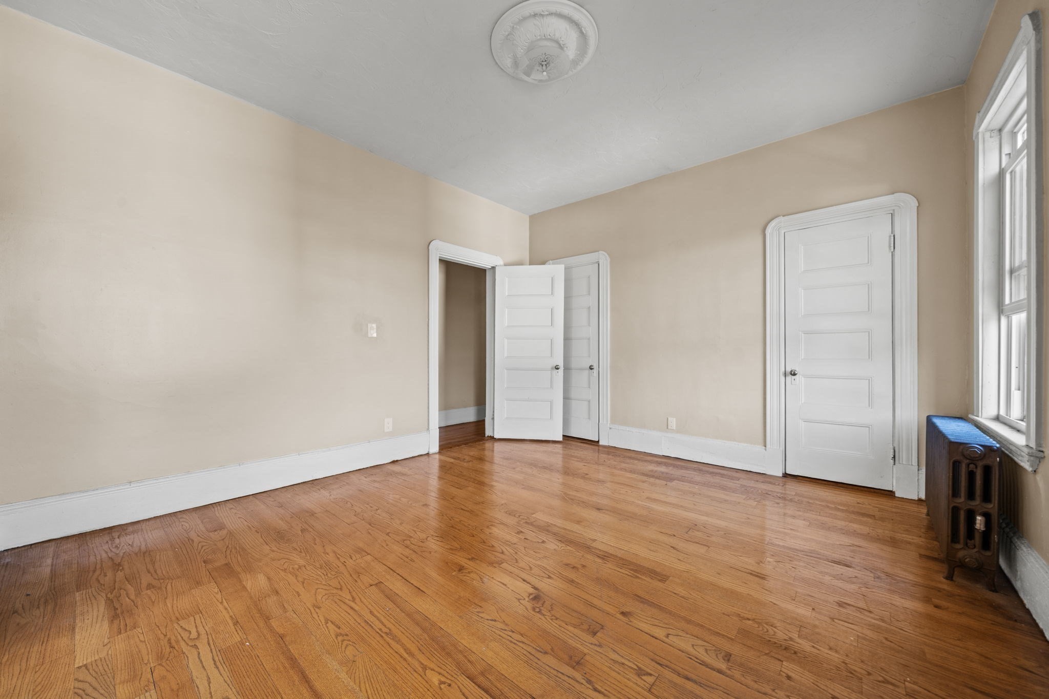 33 Hollander St Property Photo 6