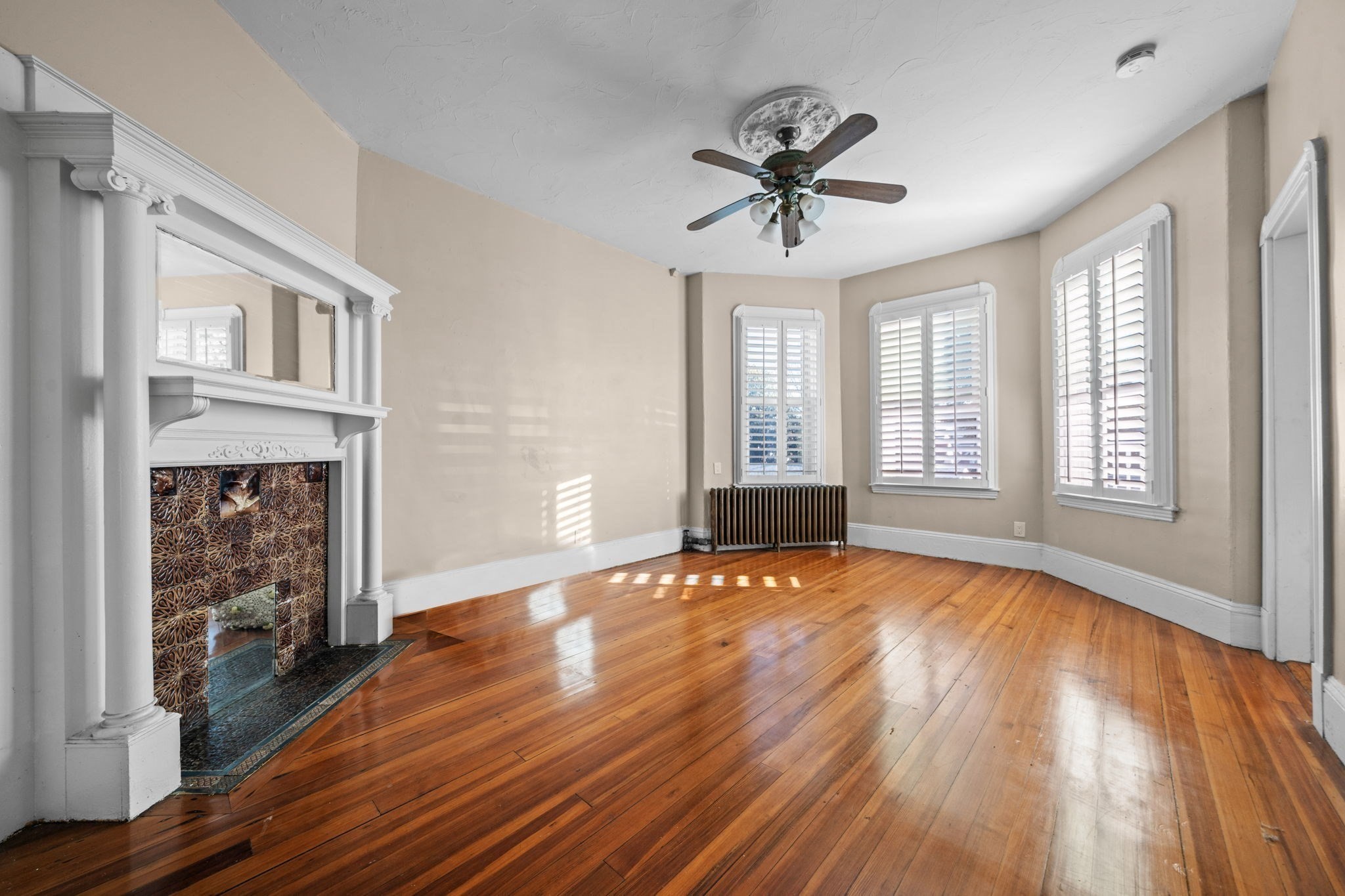 33 Hollander St Property Photo 8