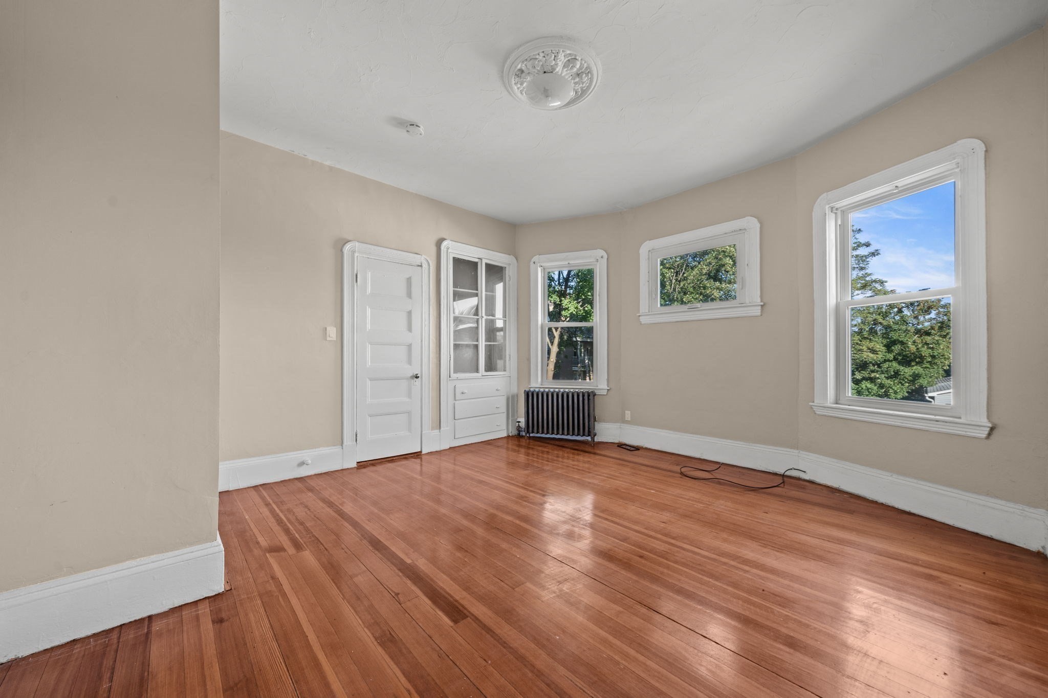33 Hollander St Property Photo 11