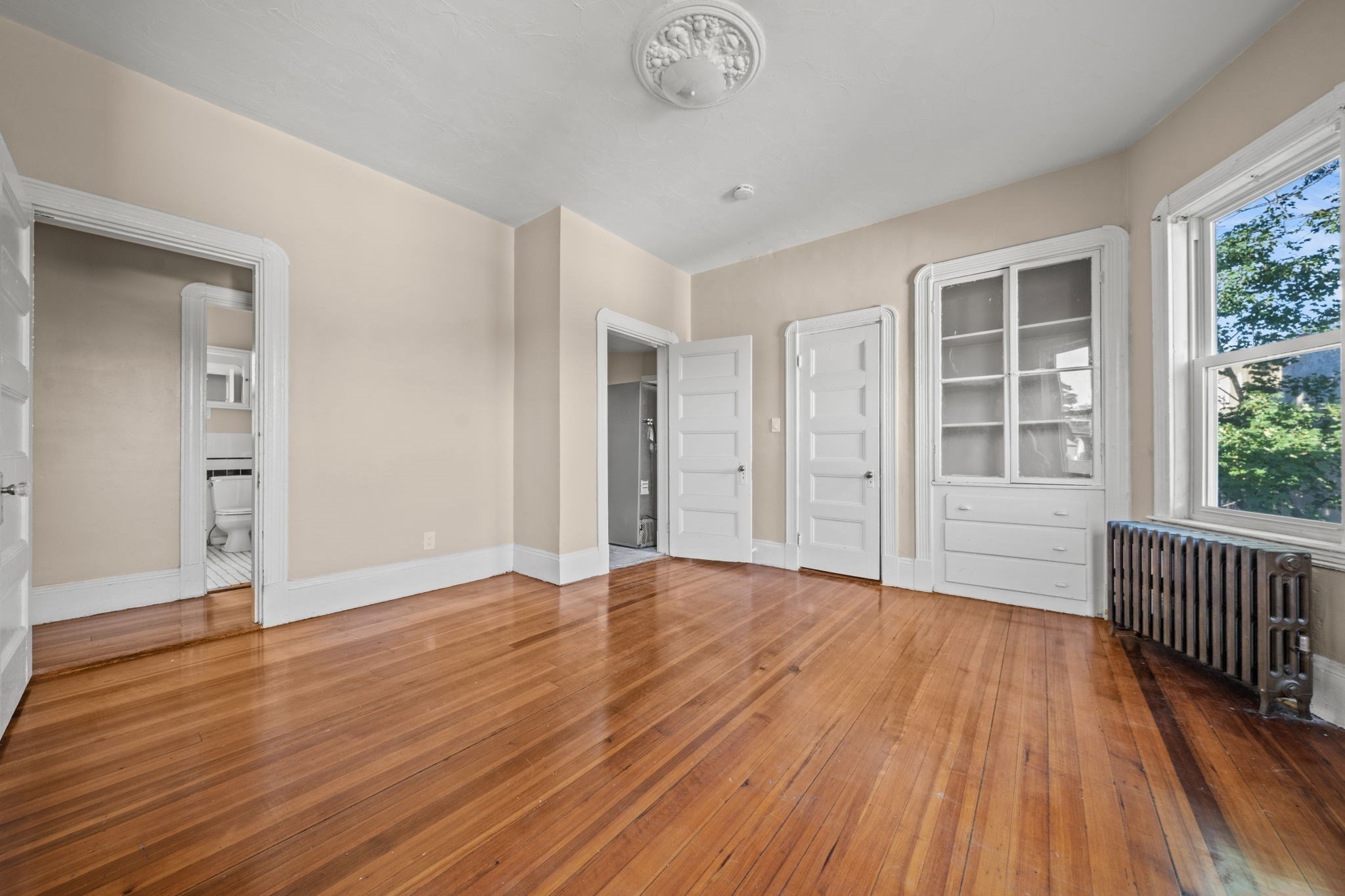 33 Hollander St Property Photo 12