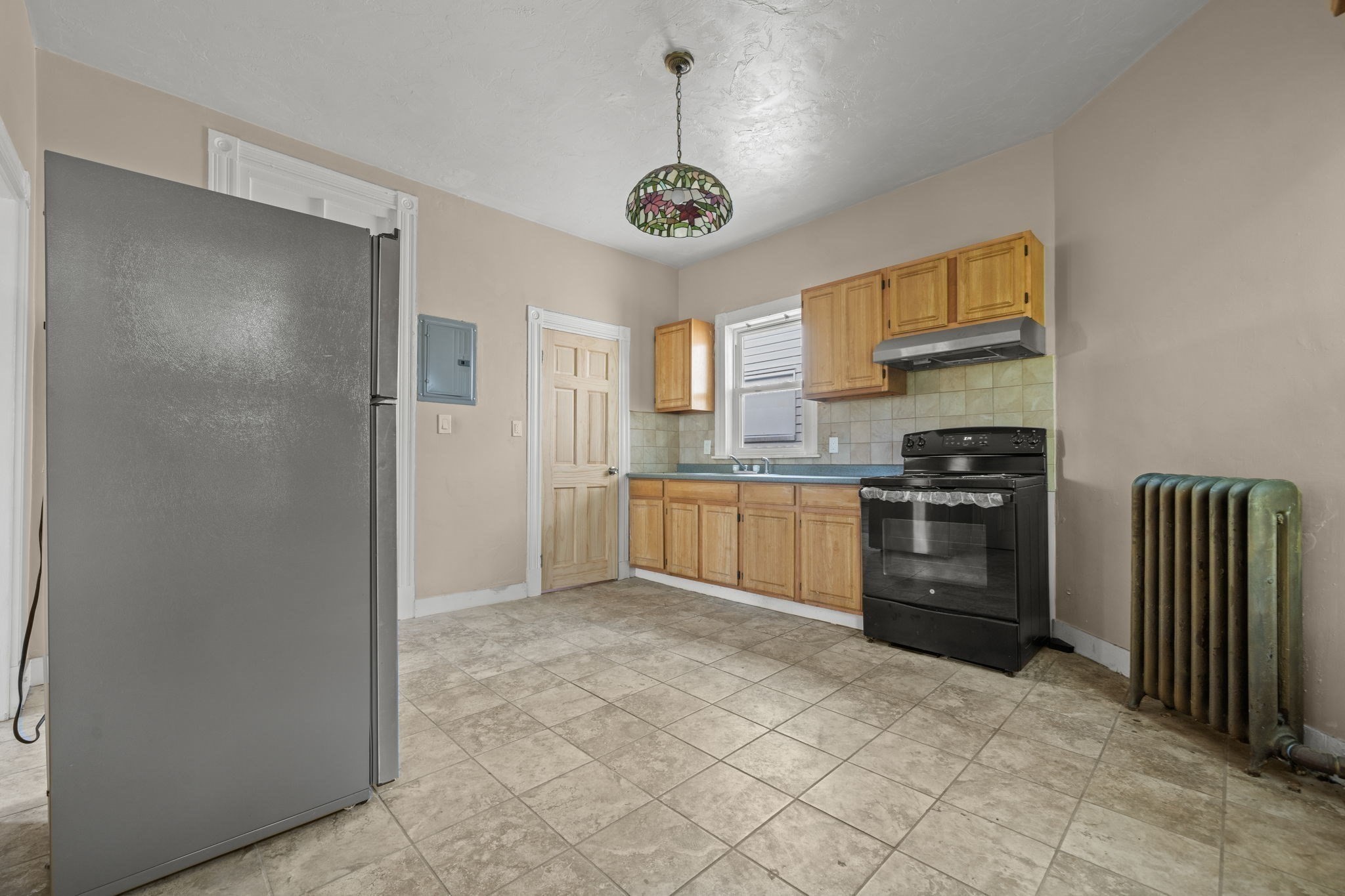 33 Hollander St Property Photo 20
