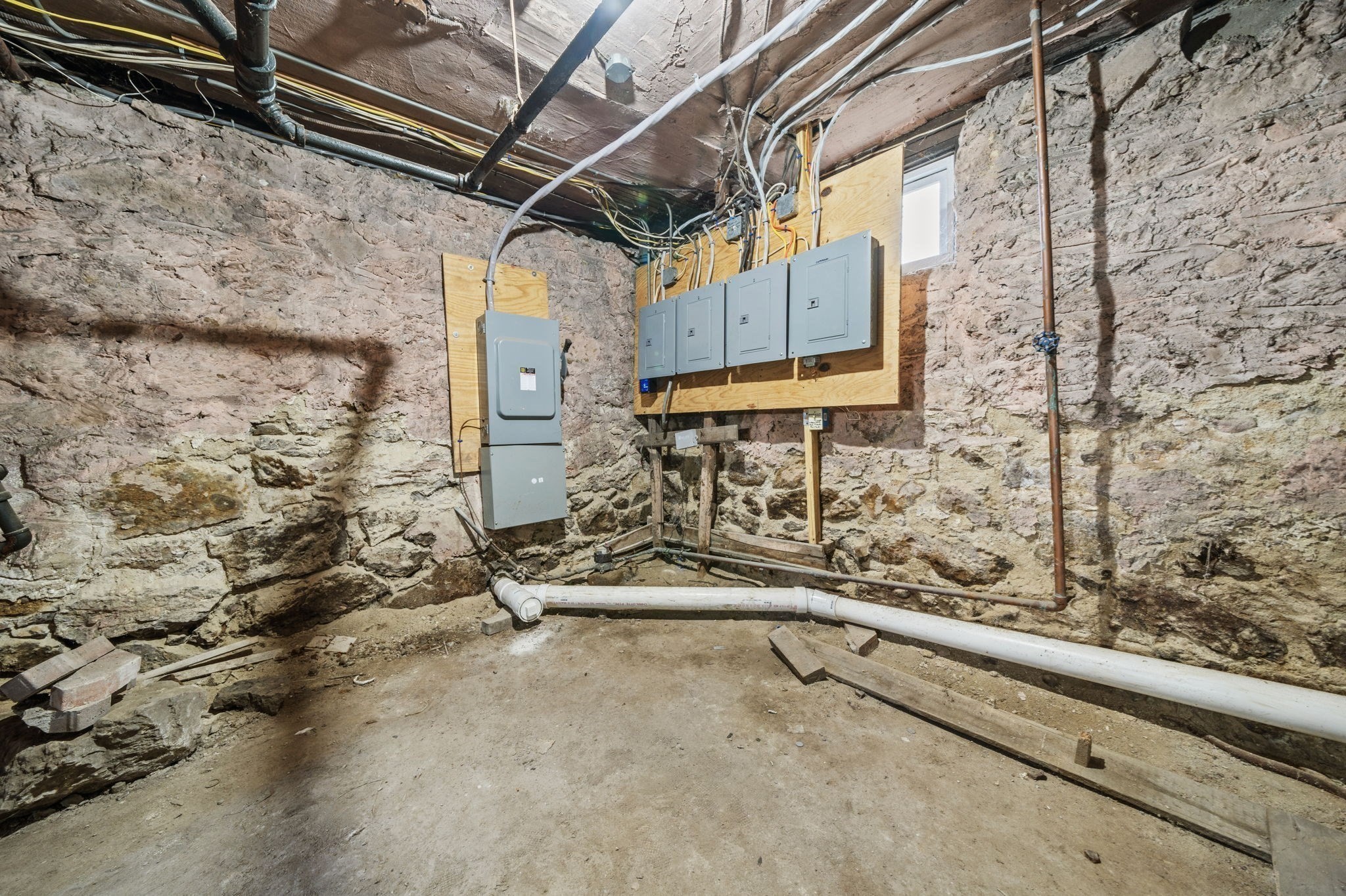 33 Hollander St Property Photo 34
