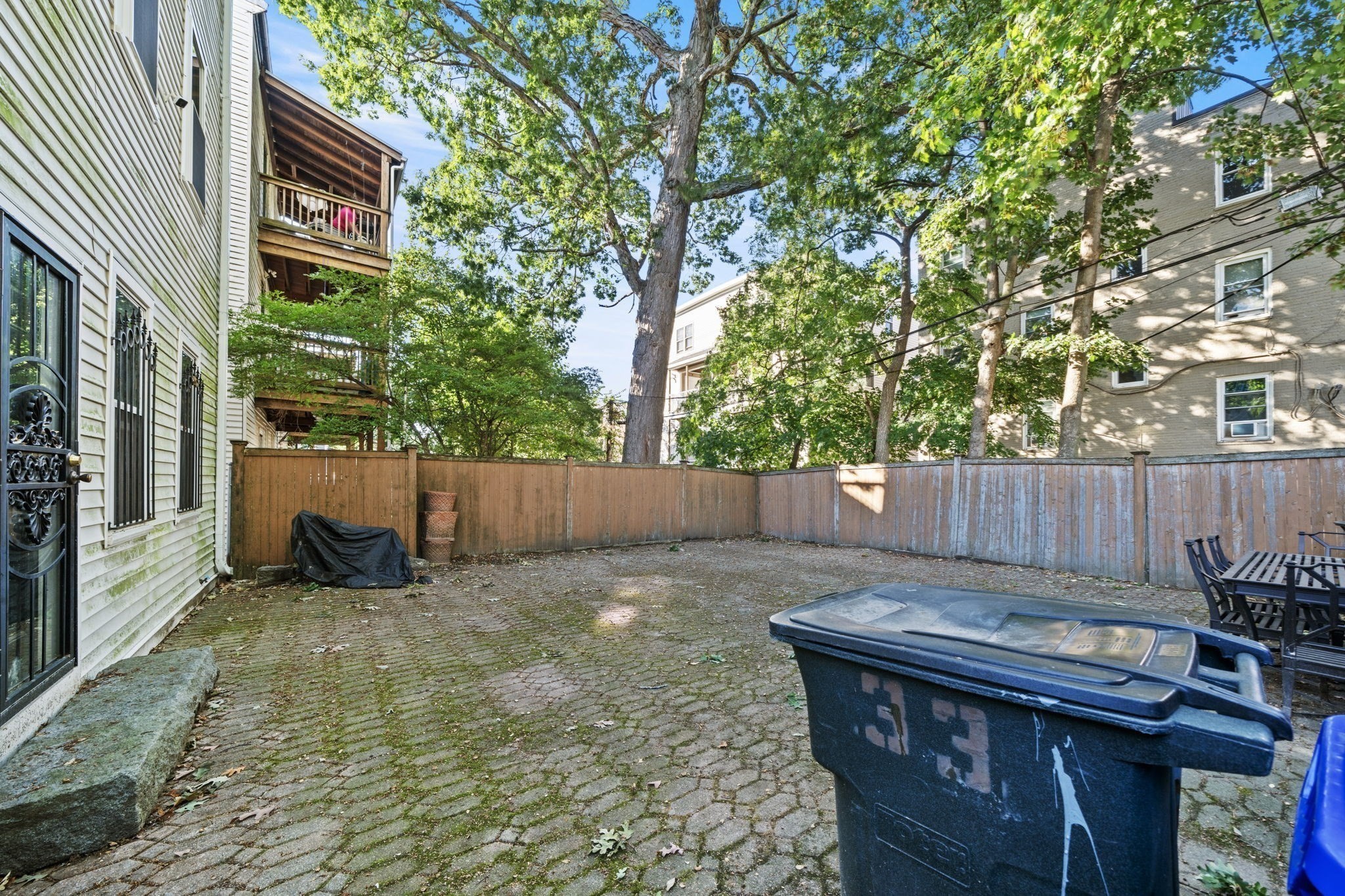 33 Hollander St Property Photo 37
