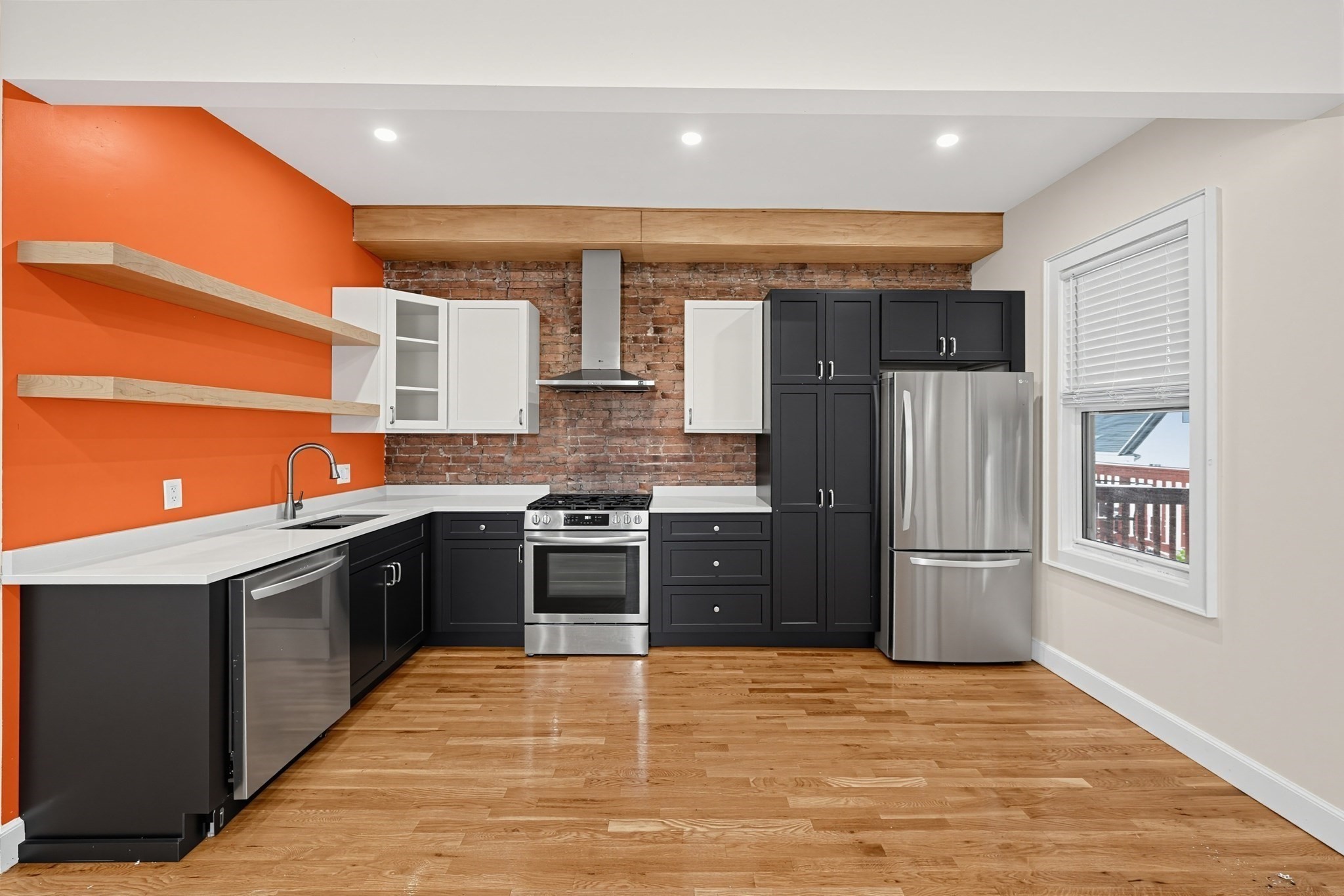 43 Quincy St # B Property Photo 1
