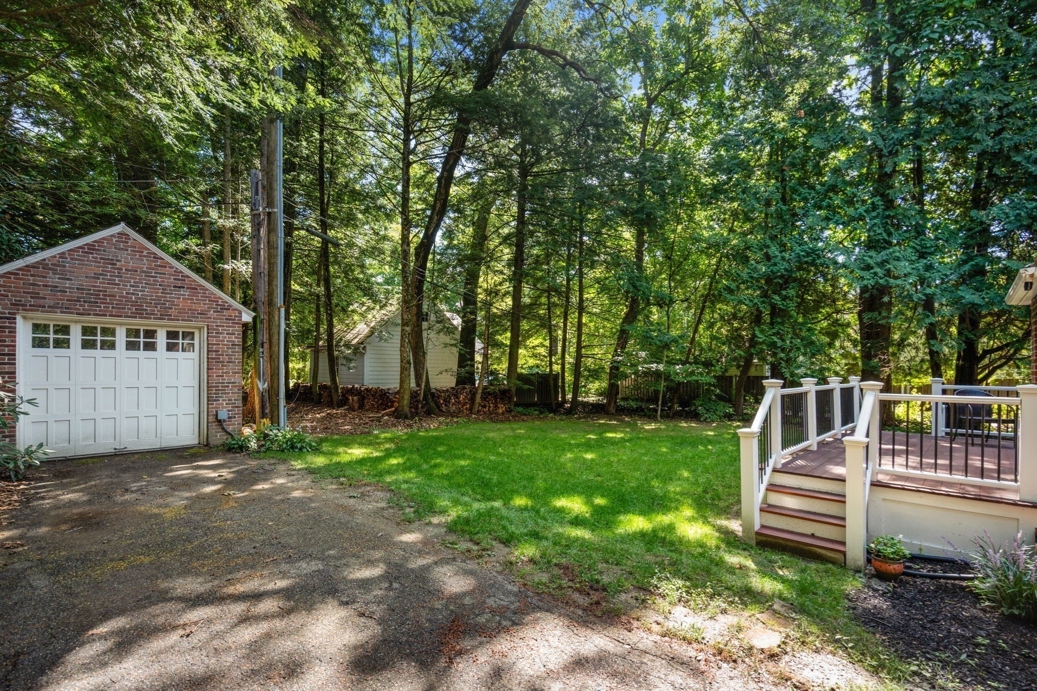 43 Woodlawn Ave Property Photo 3