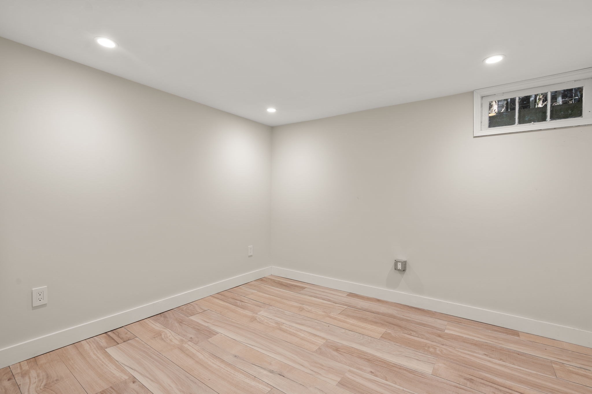 43 Woodlawn Ave Property Photo 28