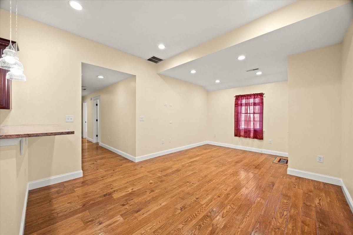 5 Wyman Rd Property Photo 2